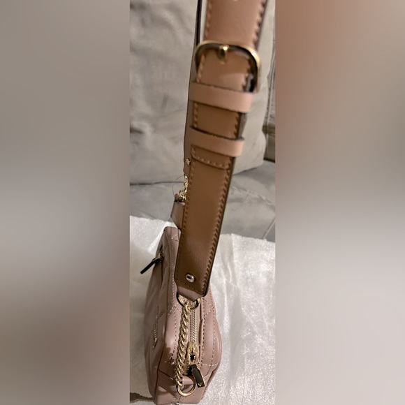 6. Pink Guess Crossbody-Excellent - Picture 3 of 10